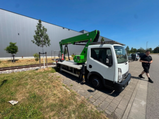 LKW Bühne von der Seite