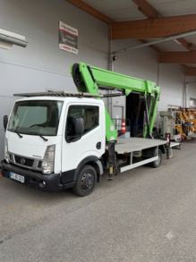 Bild der LKW-Arbeitsbühne von vorne